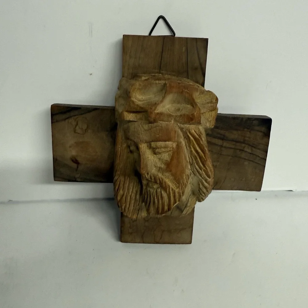 Hand‎ Carved Jesus Face On Cross Jerusalem 4